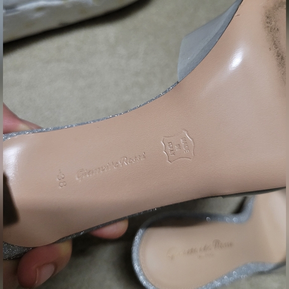 Gianvito Rossi Elle 85 plexi silver glitter mules (size 38) - Picture 10 of 10